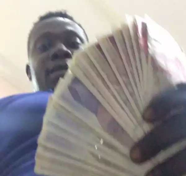 Singer Duncan Mighty Searches For Owner Of This Wallet He Picked Filled With Pounds
